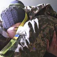 Львів’янка рік оплакувала сина-“атовця”, а потім отримала повідомлення: “Мамо, я живий!”