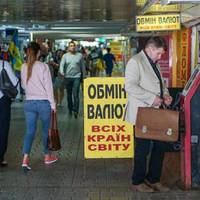 Курс валют на 6 червня: долар невпинно зростає, а євро стрімко падає