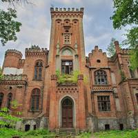 7 приголомшливих замків України, де ви не зустрінете туристів
