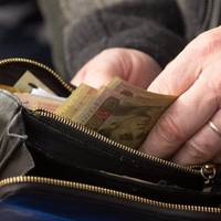 Збільшення прожиткового мінімуму: як зміниться життя українців з 1 липня