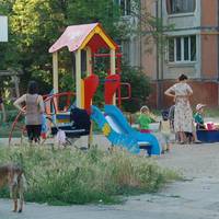 У Миколаєві прямо на дитячому майданчику чоловік показував геніталії дітям (фото)