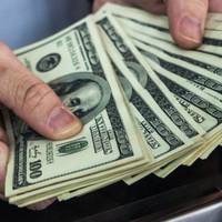 Уряд буде платити юристам по 1000 доларів на годину, але українцям радіти рано
