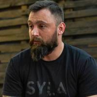 Я тут ох***. Я як правило рідко реагую на подібне, аде тут. Я не знаю цю жєнщіну але до 1+1 завжди ставився як до канала, який відстоює Українську позицію