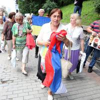 На Хресній ході у Києві розгорнули прапор Росії: фотофакт