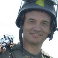 “Сів мій друг в маршрутку. А там два “мурчащих” матюками випендрюються. Жінки ім зауваження роблять, а ті далі. Друг без слів підійшов…”