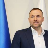 Кияни платитимуть за електроенергію і теплу воду українському олігарху та російському бізнесмену