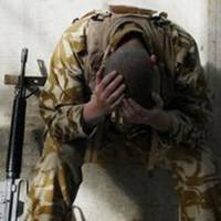 У мого сусіда, по госпіталі, дім - в окупованому Червоному Лучі. У нього вже нема сім'ї. Нема друзів.. Позавчора він напився до півсмерті, потрапив в реанімацію..