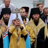 «Бес попутал»: В одному з центральних храмів УПЦ МП Харкова підліткам продають алкоголь (відео)