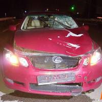 У Києві Lexus на великій швидкості збив пішохода (ВІДЕО 18+)