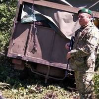 На Сумщині прикордонники зі стріляниною зупинили УАЗ із Росії (ВІДЕО)