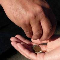 На Луганщині жінка продала дочку за 2 тисячі гривень