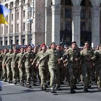 Я ОСЬ ТІЛЬКИ ЦЕ РОЗПОВІМ І ПРО ПАРАД БІЛЬШЕ НЕ БУДУ. ПРОСТО ПРО ЦІ ДРІБНИЦІ ЗНАЄ ТІЛЬКИ ДУЖЕ ВУЗЬКЕ КОЛО ОРГАНІЗАТОРІВ.