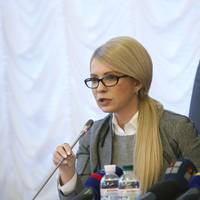 Губки качечкою і величезні груди: Тимошенко розбурхала мережу не політичним фото