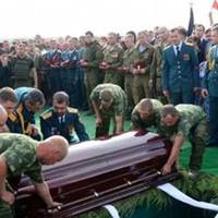 Труну з тілом Захарченка відкрили: опубліковано перше фото