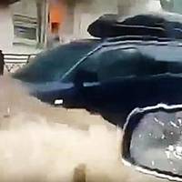 Відео. “Це що? Україна воду дала?” Окупована Ялта пішла під воду.
