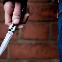 У київській маршрутці пяний пасажир вдарив ножем чоловіка через зауваження
