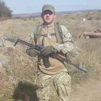 Мій світ зруйновано.. Сьогодні вночі в районі Світлодарської дуги загинув мій син.. єдиний син.. Його звали Володимир. Йому було 35