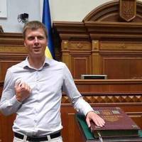 «Пенсії це зайві витрати для держави ». Народний депутат Олексій Мушака порадив всім українським пенсіонерам зберігати свої заощадження в золоті