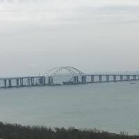 Такого нахабства Росія не очікувала: кілька хвилин тому кораблі ВМС України пройшли Кримський міст
