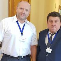 На комітеті ПАРЄ спілкуюсь з колегою з Польщі. Підходить колега з Бельгії. Прислухається і запитує на який мові ми спілкуємося