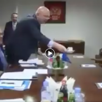 Відео. Федеріка Могеріні відмовилася від чашки чаю…