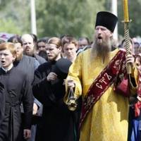 Блогер:  «Розмовляв зі своїми з села. Батюшка МП, який ще недавно кукурікав про 
