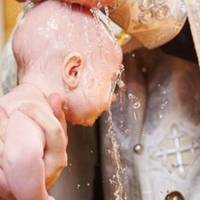Таїнство хрещення: кого ніколи не беруть у куми