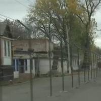 ''Менше скакати треба було'': жителі звільненого ОС селища звинуватили Україну (відео)