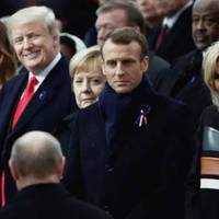 Однозначно шедевр! Фото Путіна з Парижу підриває соцмережі