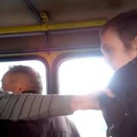 ''Ти убл**ок'': у Львові водій маршрутки накинувся на студента
