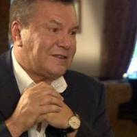 ''Не може рухатися'': адвокат підтвердив важкий стан Януковича