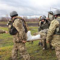 На Донбасі від кулі снайпера загинув військовий, ще одного поранено