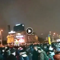 Відео: Історичний день! Київ. Людей на вокзалі – наче під час Майдану. І це тільки потяг зі Львова прибув