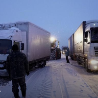 ТЕРМІНОВО! Дві області обмежили рух транспорту через снігопади