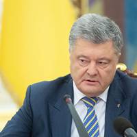 Воєнний стан в Україні: Порошенко підписав указ про секретне рішення РНБО