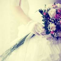 Весілля на тому світі: Жанні Василівні наснився сон, як донька зайшла в дім у весільній сукні – і радісно сповістила: “Мамо, я виходжу заміж!”