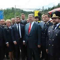 «Нам мільйони, а вам — смердючі вагони». А ви думайте і робіть висновки, друзі