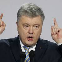 Ця штучно нав’язана ненависть найбільшою мірою породжена гаслом нинішнього Президента: «або ти за мене, або ти — ворог»