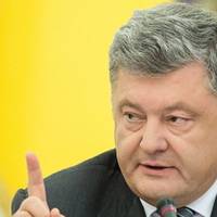 Запрошую глядачів: Пopoшенко призначив Зeлeнcькому дату дeбатів