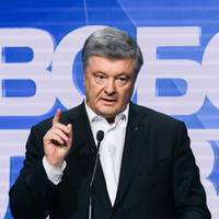 Порошенко: Не може 45-мільйонна країна «купувати кота в мішку»