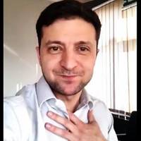 Зеленський: “Відбуваються кумедні речі: перемога є, а повноважень немає! Хтось від мене булаву ховає. ЦВК затягує офіційне оголошення результатів”