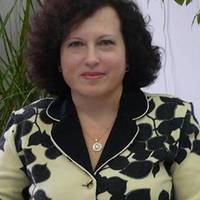 На заправці підійшла до каси, там стояли двоє у камуфляжі – чоловік років 50-ти і зовсім молодий хлопець.