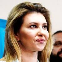 Дружина Зеленського: “Володимир подзвонив Коломойському по телефону і кричав так голосно, що я подумала, що наші передачі більше ніколи не покажуть по телевізору.”