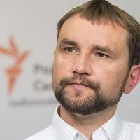 Дата вкрай навдала! Володимир В’ятрович пояснив, чому не можна проводити інавгурацію 19 травня.