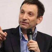 Портников: Ми – не росіяни, наші близькі заслуговують на пам’ять, а не на біснування. Не потрібно влаштовувати акції і носити «свої» портрети