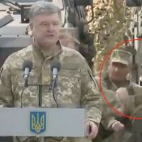 Під час виступу Порошенка знепритомніла жінка-військовослужбовець: 