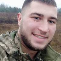 О 2:42 ночі, він написав свій останній пост у фейсбуці, а сьогодні його не стало.. Україна втратила Героя на передовій.