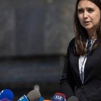 Журналіст: Порошенку натякнули щоб він пішов у церкву, поставив свічку і його попустить. Речниця президента України Юлія Мендель відреагувала…