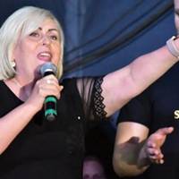 Зал зустрічав оплесками: Неля Штепа вперше після СІЗО вийшла в люди