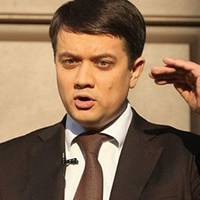 У Зеленського вuсmупuлu проmu української делегації в ПАРЄ. Гучна заява Разумкова